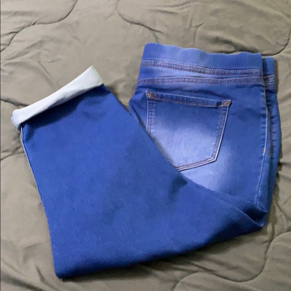 No Boundaries Capri Jegging